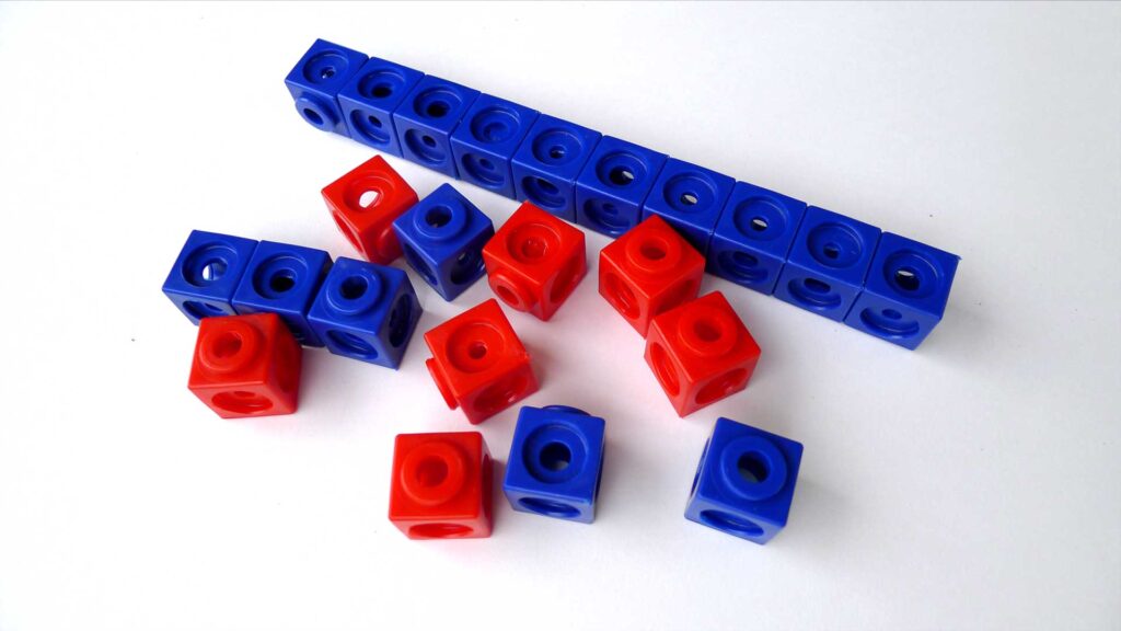 Mathe anschaulich machen - mit Steckwürfeln